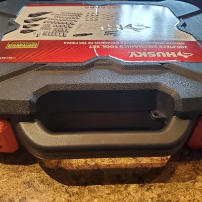 Chốt Khóa Hộp Dụng Cụ Cơ Khí Husky 200 Món