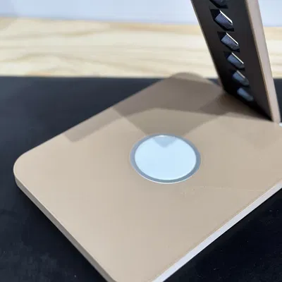 Giá đỡ Tai nghe + Khu vực sạc điện thoại cảm ứng