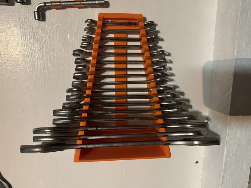 Kệ treo tường đựng cờ lê - Image 1