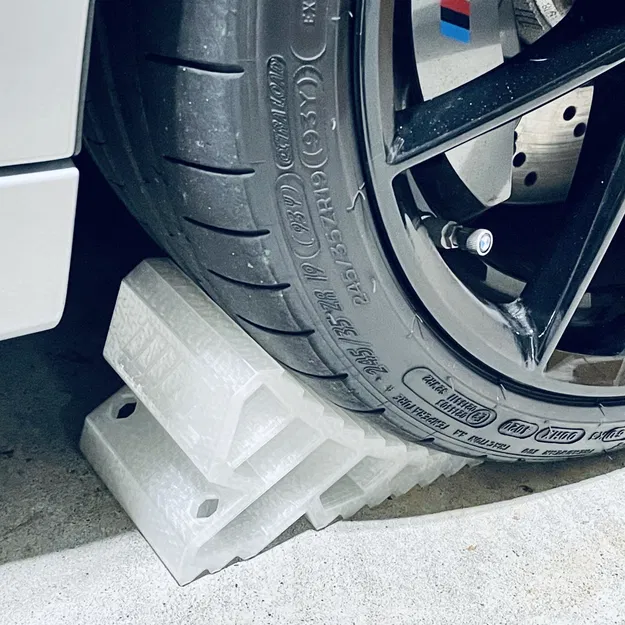 Chặn Bánh Xe BMW M Performance - Image 1