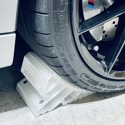 Chặn Bánh Xe BMW M Performance