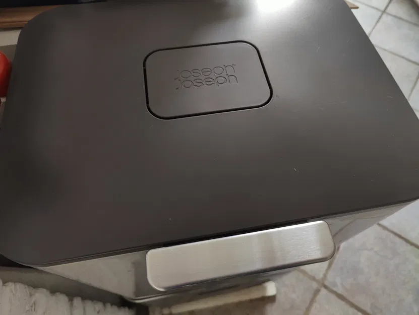 Dụng Cụ Hỗ Trợ Mở Nắp Thùng Rác - Image 2