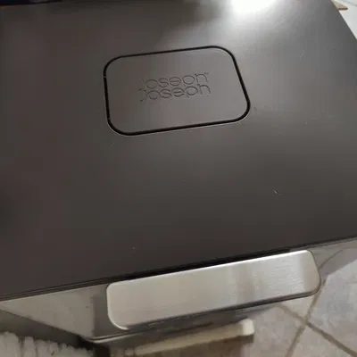 Dụng Cụ Hỗ Trợ Mở Nắp Thùng Rác