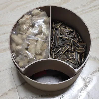 Tô đậu phộng chia ngăn