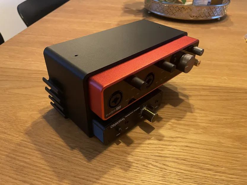 Đế Gắn Bàn Cho Focusrite Scarlett 4i4 và Objective2 - Image 1