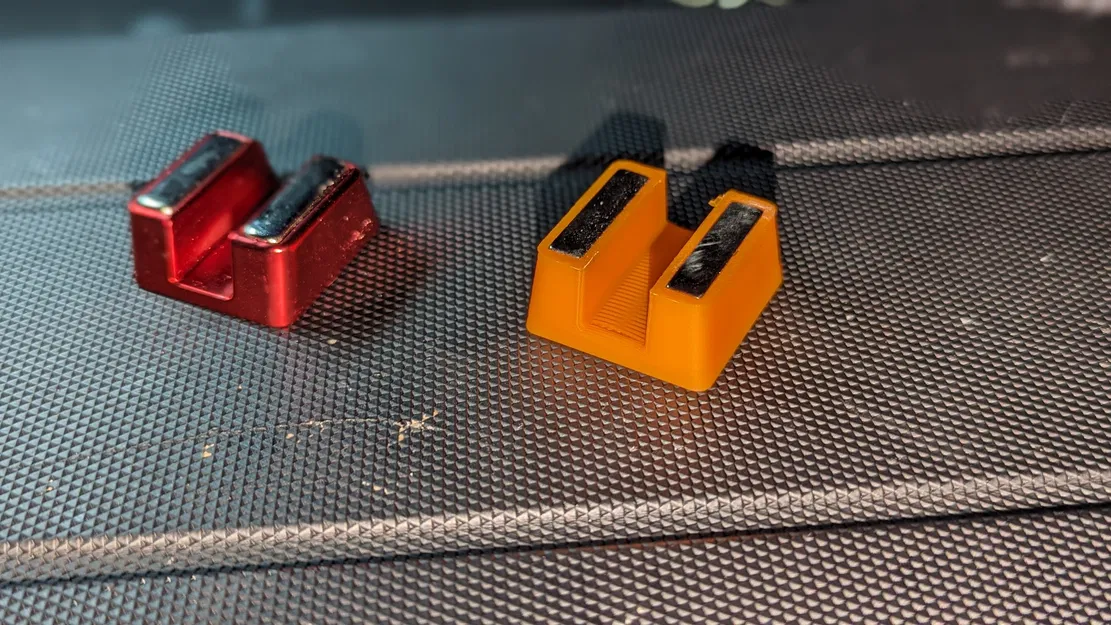 Chân Đế Nam Châm Giữ Dây Cáp Trên Bàn - Image 2