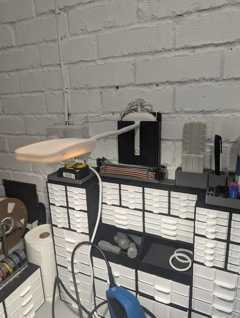 Giá treo tường Đèn bàn LED Habitat Silby Soft Touch - Image 1