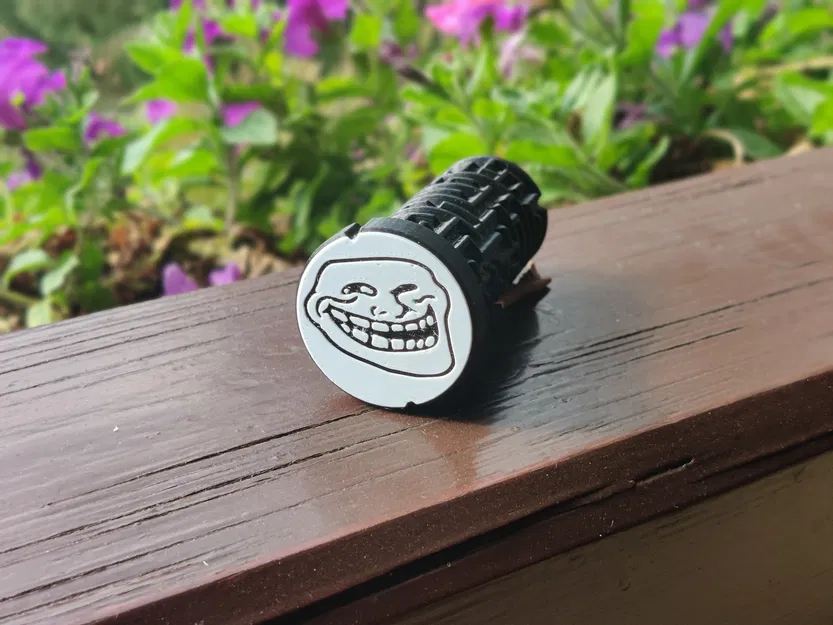 Hộp Đố Mê Cung Búp Bê Nga Trollface tùy chỉnh văn bản - Image 2