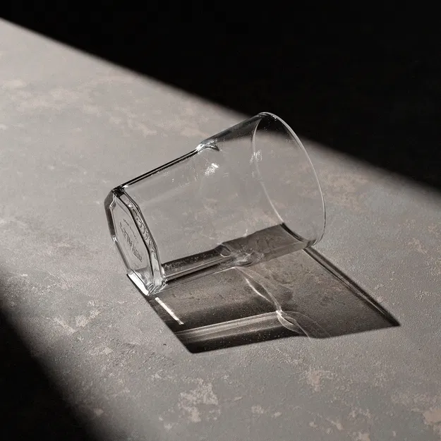 Ly Thủy Tinh - Image 2