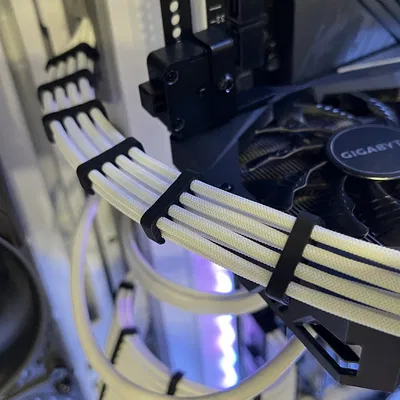 Kẹp Dây Nguồn PC Đặc Biệt