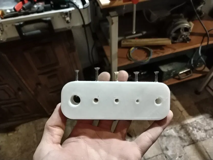 Dụng cụ tuốt dây cáp - Image 1