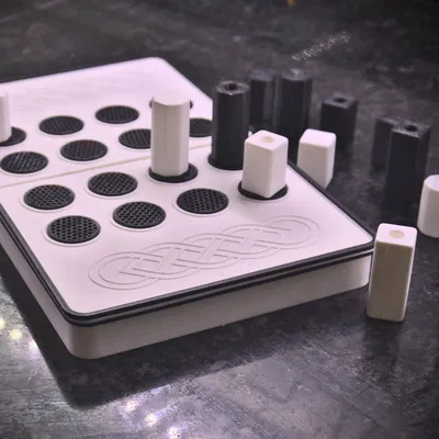 Quarto - Hộp và bàn cờ kết hợp