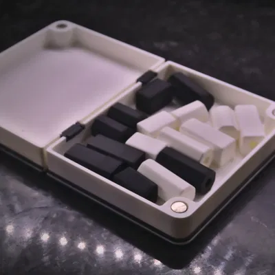 Quarto - Hộp và bàn cờ kết hợp