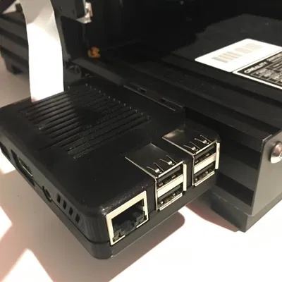 Vỏ Raspberry Pi gắn khe V-Slot cho Ender 3 và máy in khác