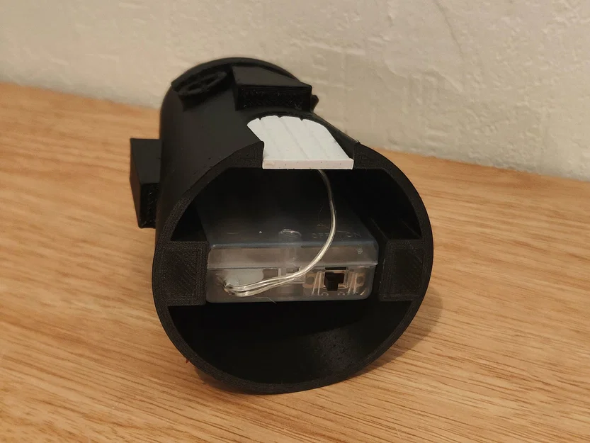 Nhà Ông Cà Ri, phiên bản đèn dây LED - Image 3