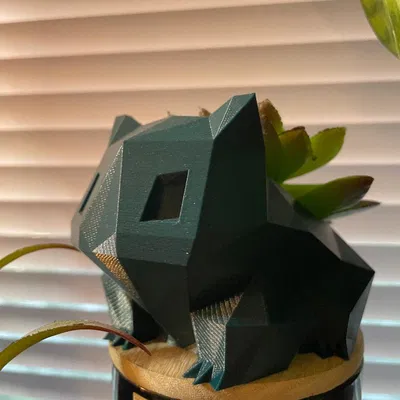Chậu Cây Giả Hình Bulbasaur "Low Poly"