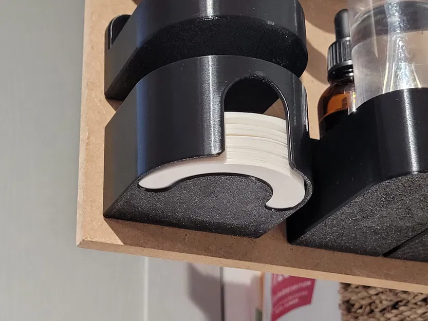 Giá treo tường đựng giấy Aeropress - Image 1