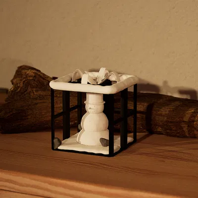 Người Tuyết Trong Hộp Quà