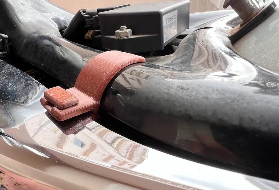 Kẹp nắp bình ắc quy sau Harley Davidson Sportster (Mrk 1.8) - Image 4