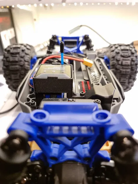 Đế Gắn SkyRC GSM020 Cho Traxxas Stampede BL-2s và Hoss 4x4 - Image 3