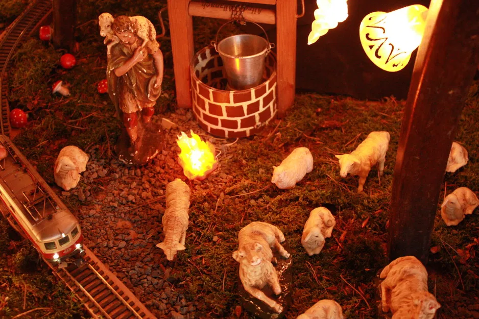 Nắp Đèn Lửa Trại Cho Máng Cỏ Giáng Sinh - Image 1