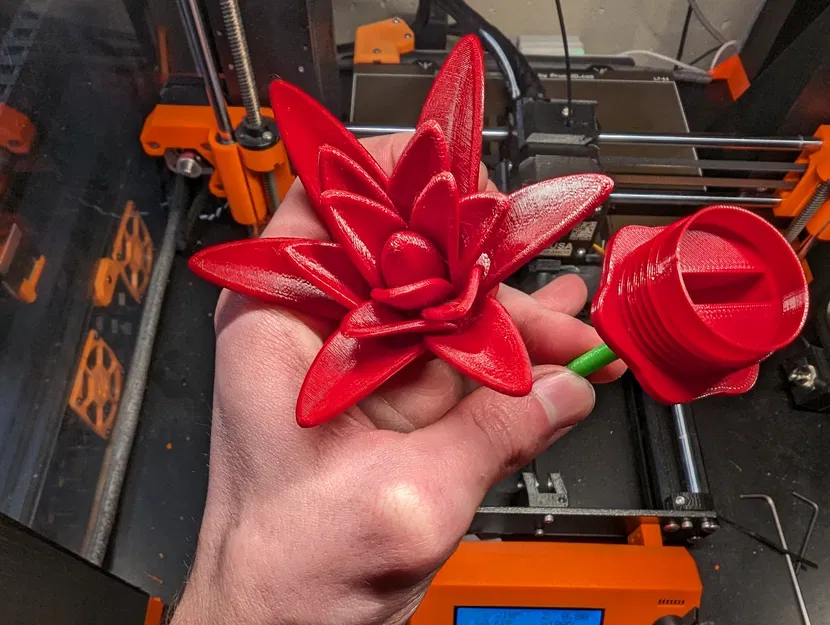 Hộp Đựng Nhẫn Hình Bông Hoa - Image 1