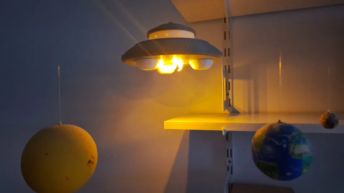 Hộp quà tặng hình Đĩa bay (UFO) - Image 1