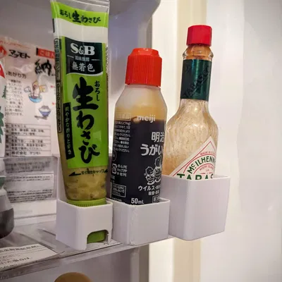 Hộp treo cửa tủ lạnh đựng chai lọ nhỏ và sốt