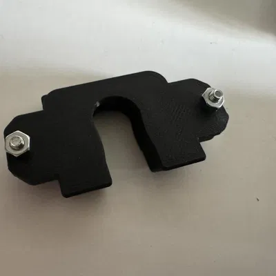 Kẹp cố định cốp xe Ford Fiesta/Focus