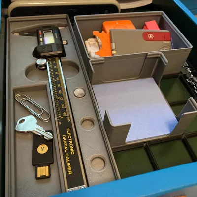 Giá đỡ thước cặp Mitutoyo 6in Gridfinity 2x6 có ngăn chứa pin