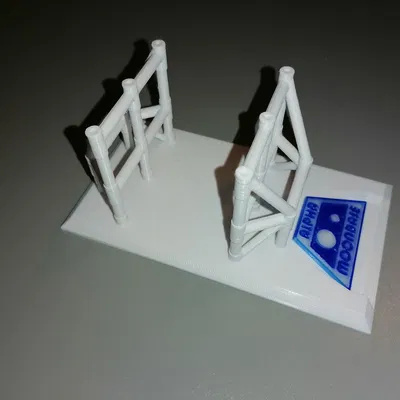 Chân đế trưng bày tàu vận tải Eagle Space 1999 và logo