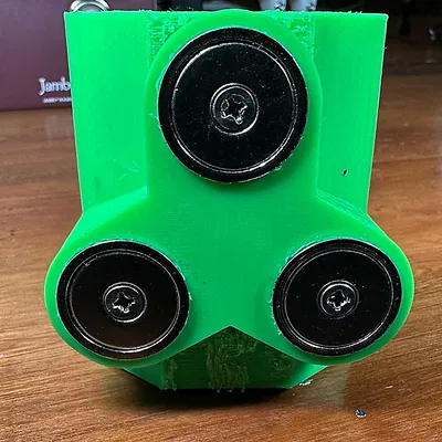 Giá đỡ tai nghe nam châm cỡ lớn hơn