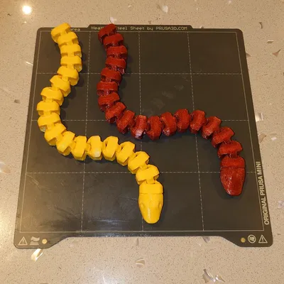 Rắn Khớp Nối Đồ Chơi (Articulated Snake Toy)