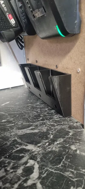 Khay Đựng 3 Cục Pin Bosch 18V - Image 1