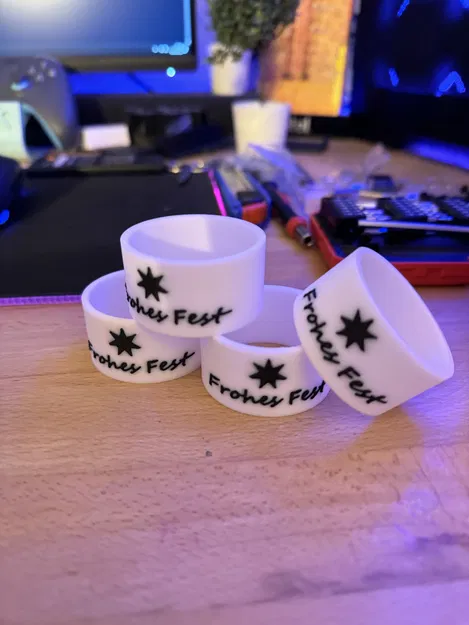 Cái Nhẫn Ăn Tết Vui Vẻ (Frohes Fest) - Image 1