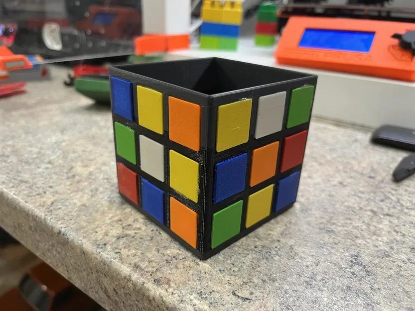 Chỗ Cắm Bút Chì Hình Khối Rubik - Image 1
