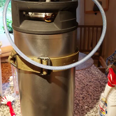 Khung giữ bình gas Sodastream cho keg bia Korny