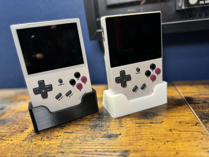 Đế Sạc Trưng Bày Cho Máy RG35XX và RG35XX Plus - Image 1