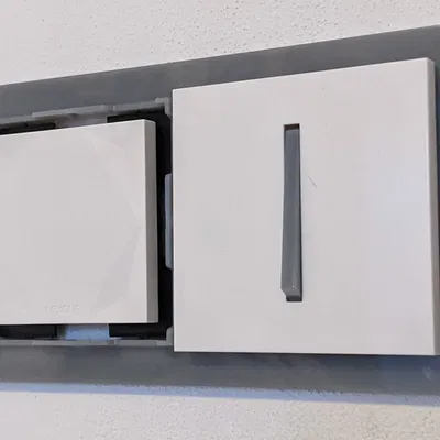 Adapter và nắp che cho nút Loxone Touch Air sang khung ABB Neo