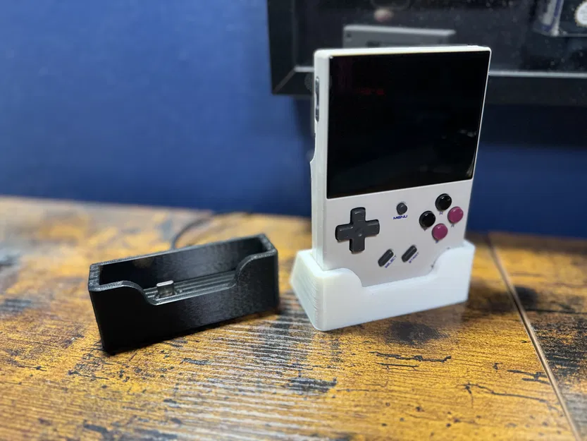 Đế Sạc Trưng Bày Cho Máy RG35XX và RG35XX Plus - Image 2