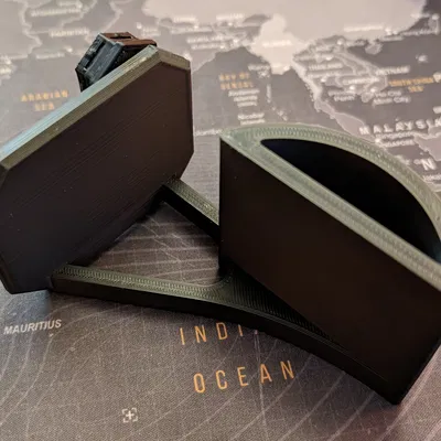 Giá Đỡ Cuộn Băng Keo Tổ Ong Treo Tường