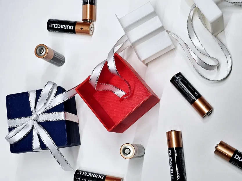 Hộp Quà Nhỏ Kèm Đế Lót Cho Tối Đa 8 Pin AA - Image 2