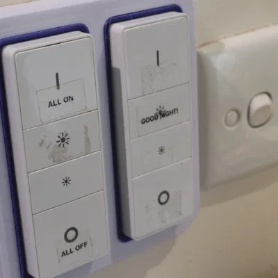 Giá đỡ công tắc Philips Hue 2 nút