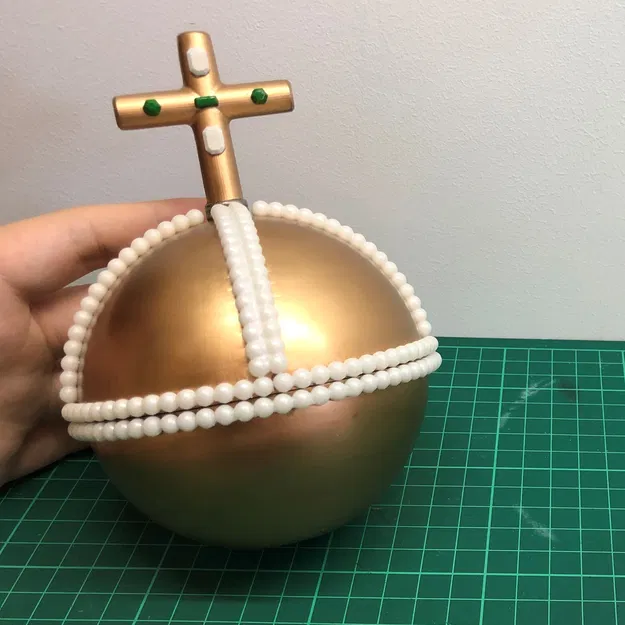 Hộp Đựng Xúc Xắc & Mô Hình Holy Hand Grenade - Image 1