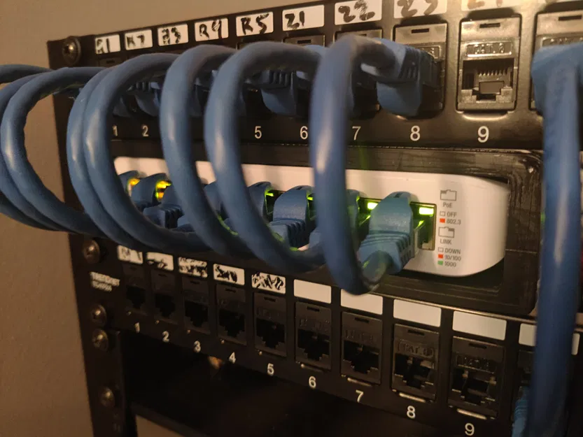 Giá đỡ rack 1U cho Unifi 8 Lite POE (USW-Lite-8-POE) - Image 1