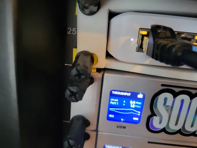 Giá đỡ rack 1U cho Unifi 8 Lite POE (USW-Lite-8-POE) có rãnh đi dây (cần chỉnh sửa) - Image 4