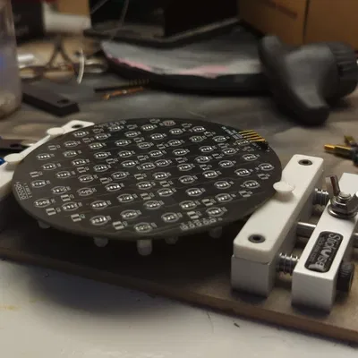 Hàm kẹp StickVise để giữ vật tròn