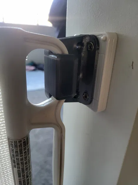 Móc gắn tường Perma Child Gate - Image 1