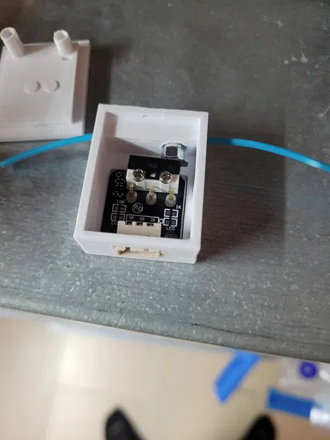 Bộ dẫn dây sợi có cảm biến báo hết dây cho Ender 3 - Image 3