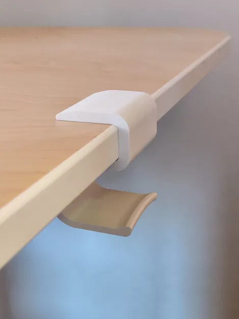 Móc treo tai nghe Corsair Virtuoso - Bàn IKEA BEKANT - Image 1